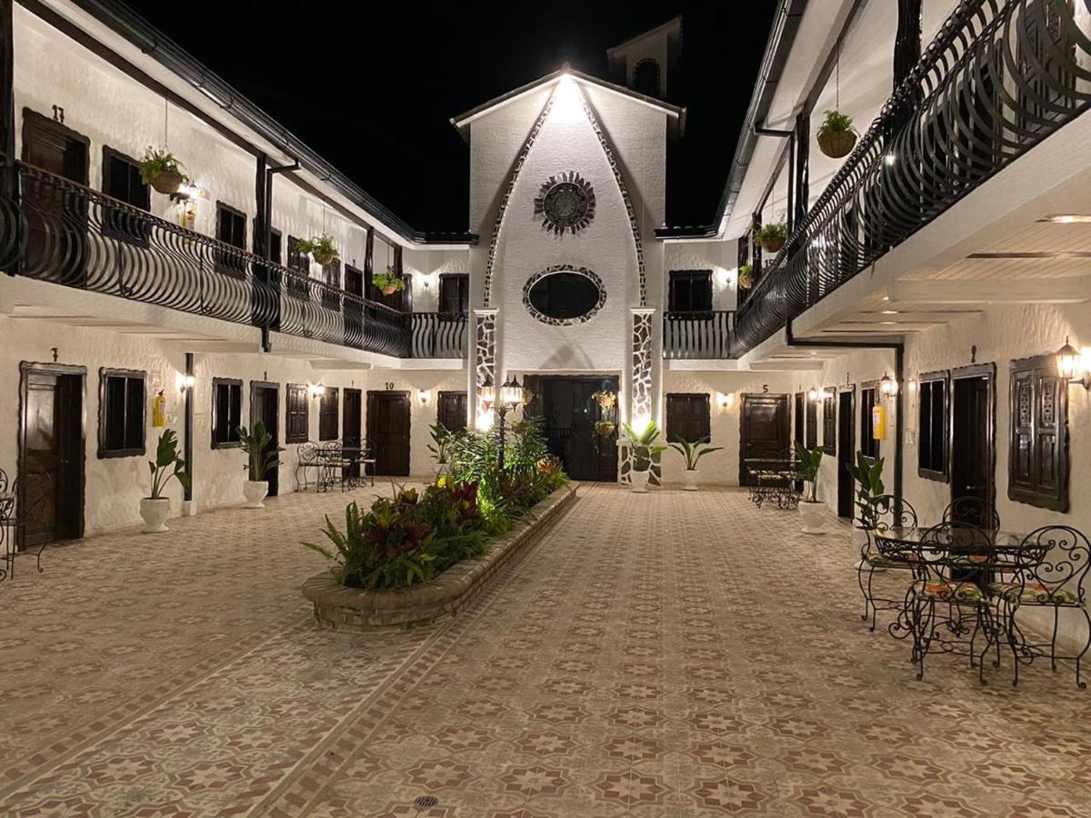 Casa Hotel Las Orquideas Circasia Exteriér fotografie